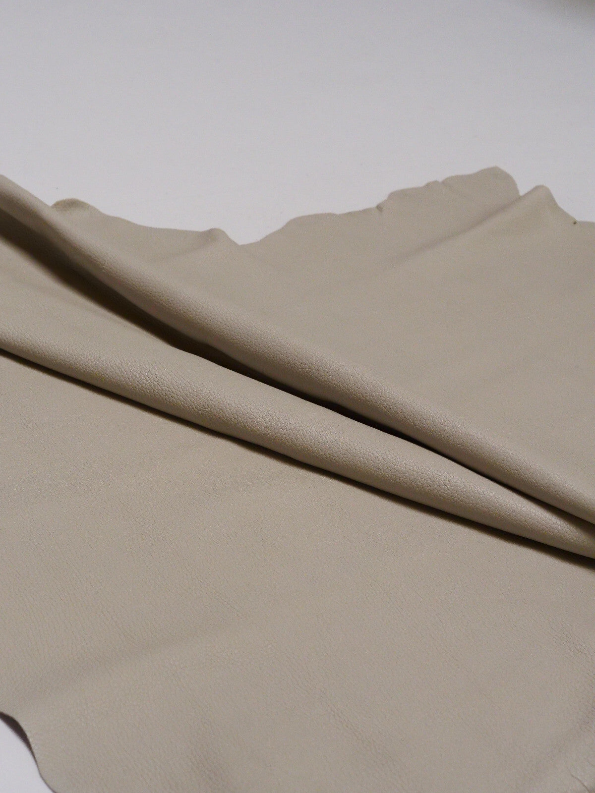Hirschleder beige ganze Lederhaut 0,91 m² 1,3 mm Echtleder zum Basteln – Bild 3